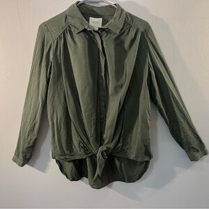 ANTHROPOLOGIE MAEVE forest green high low button blouse with a tie front. Size S